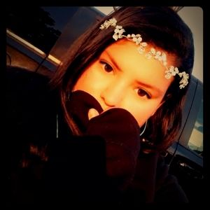 Meet your Posher, Isabel